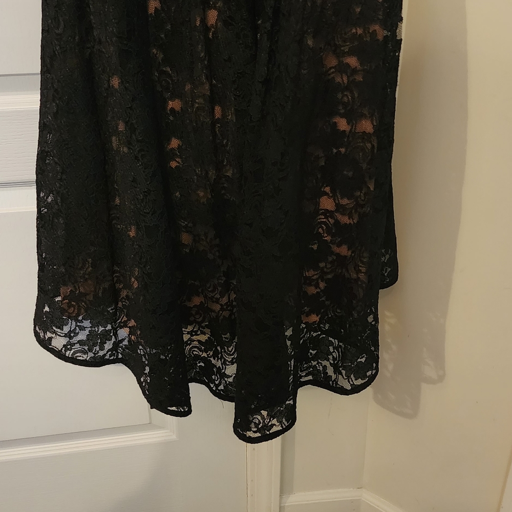 Dress - Picture 8 of 9